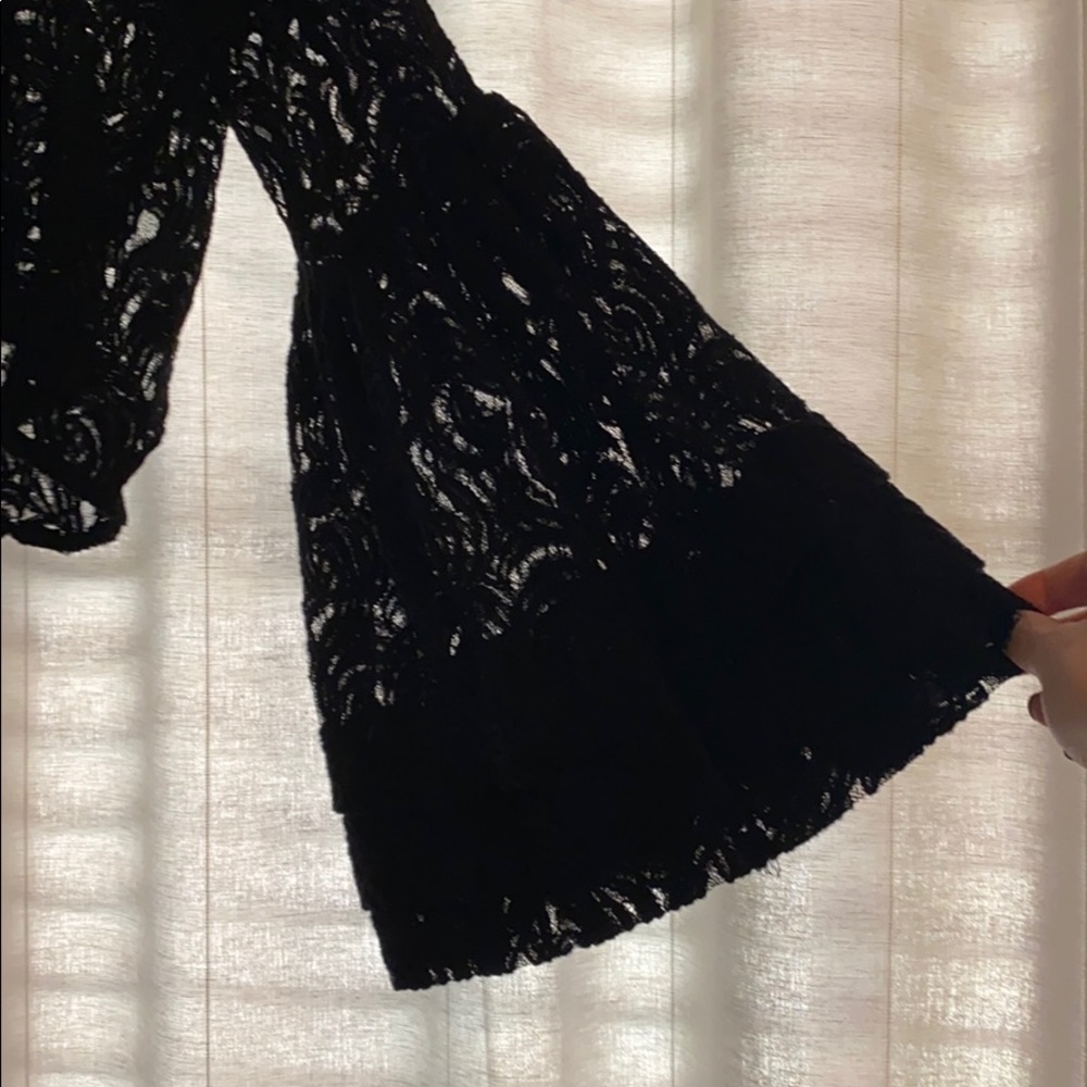 Flowy crop blouse - Picture 2 of 4